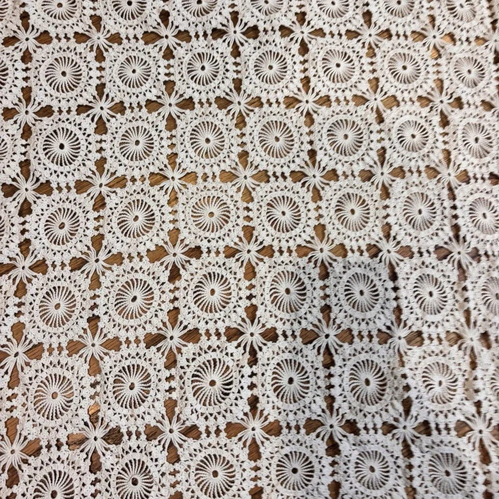 Vintage Handmade Crochet Lace Tablecloth Doily Medallion Motif 30
